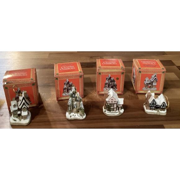 David Winter/John Hine LTD Christmas Cottages Ornaments ~ Set Of 4 In Box - Picture 1 of 11